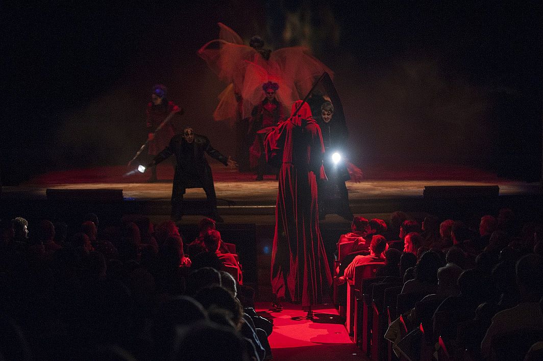 La mort i el seu cavall boig